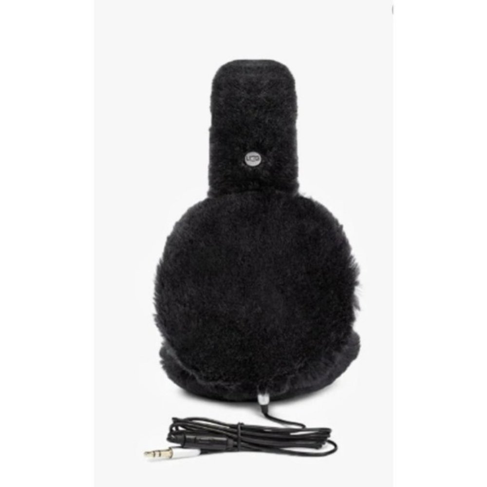 Ugg Women's Exposed Sheepskin Tech Earmuffs O/S